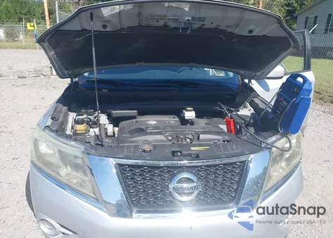 2013 Nissan Pathfinder Sv z USA, uszkodzony, nr VIN 5N1AR2MN1DC619749